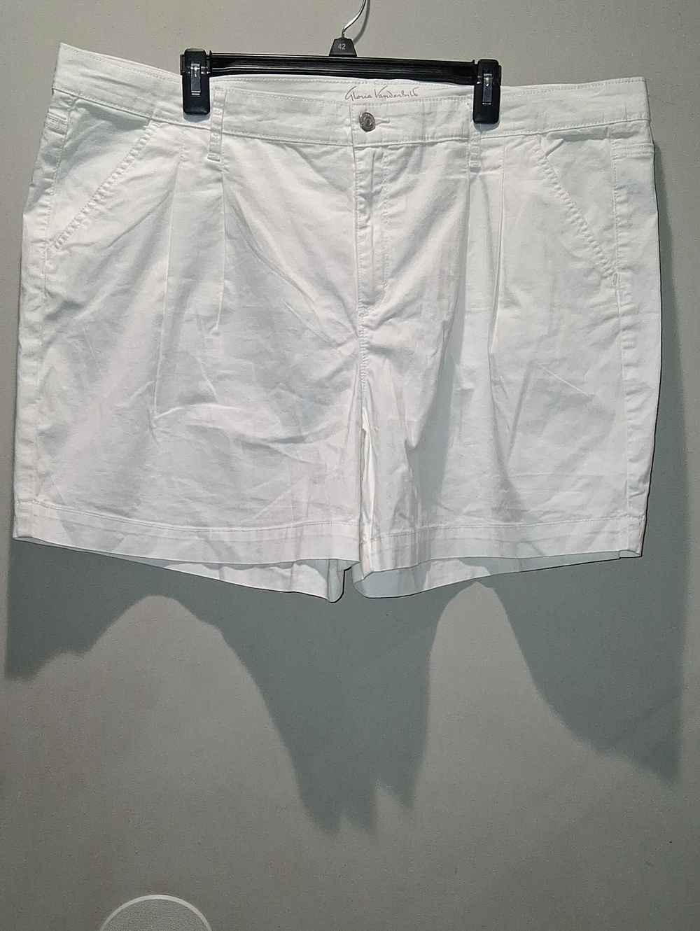 Gloria Vanderbilt White Cotton Blend Bermuda Shorts